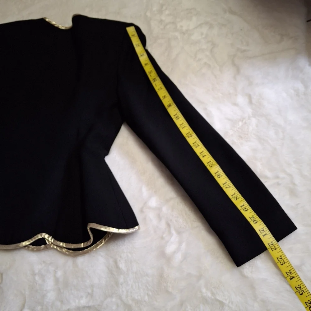 Vintage Rimini Black with Gold Trim Long Sleeve Blazer   Women Size 4 - Picture 16 of 16
